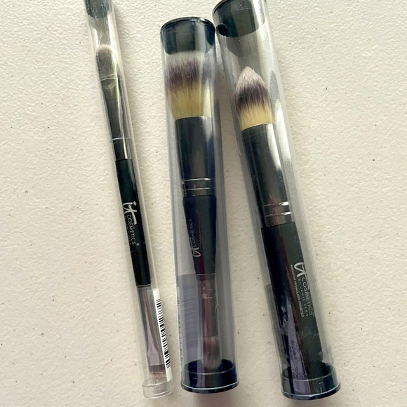 IT Cosmetics Brush Bundle - Picture 1 of 8